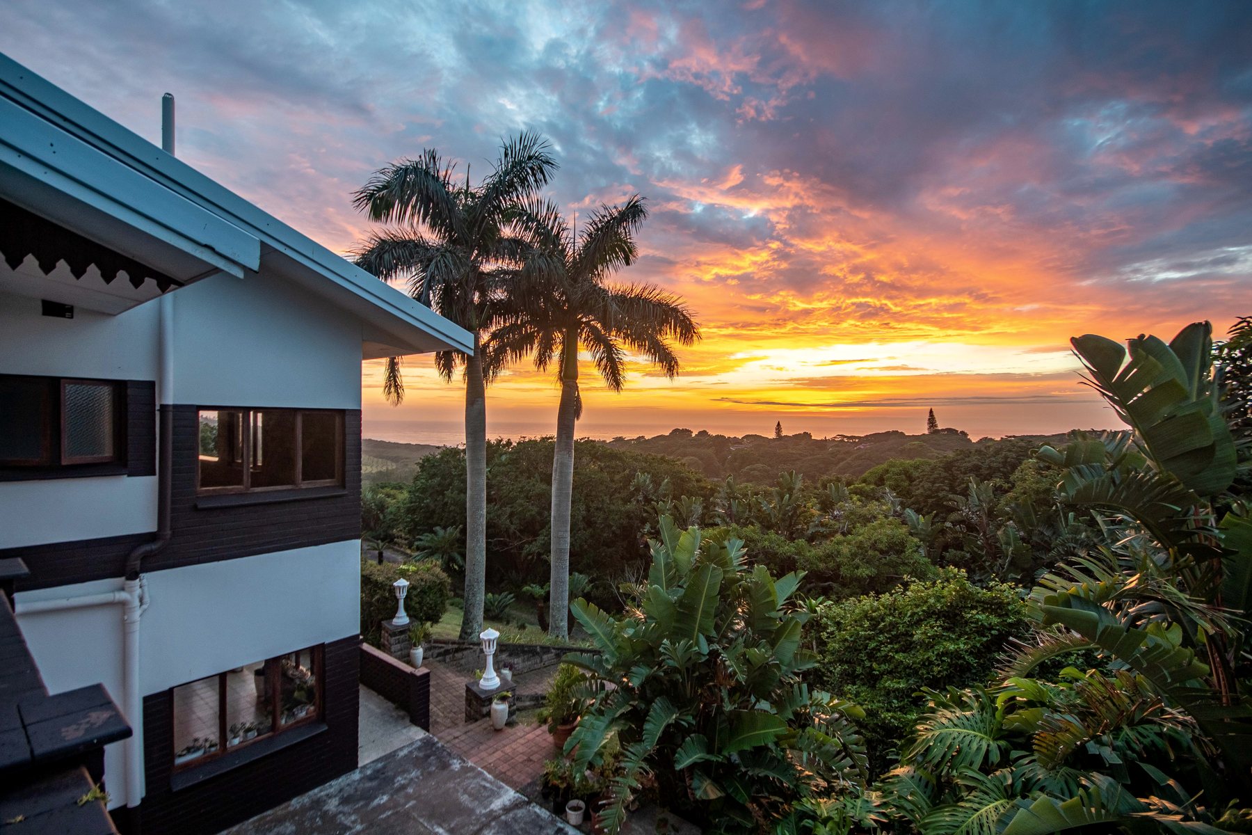 Sunrise over the South Coast at Pumula